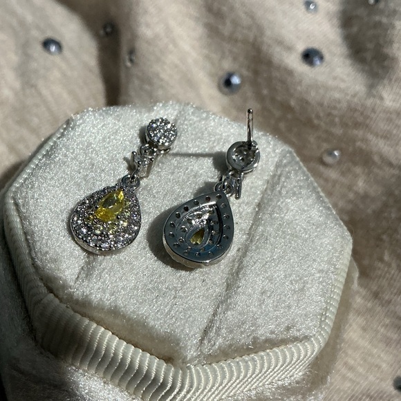 💛Elegant Canopy Yellow Pear Drop Earrings - Picture 9 of 15